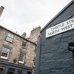 City Centre, Newly Refurbished Stylish Apartment